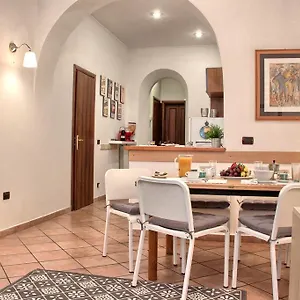 coliseum-rome-apartments.it-romehotels.com/